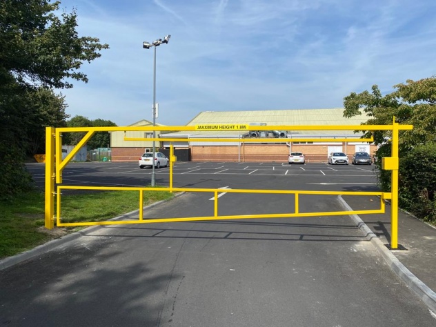Economy Fixed Height Barrier with Swing Gate